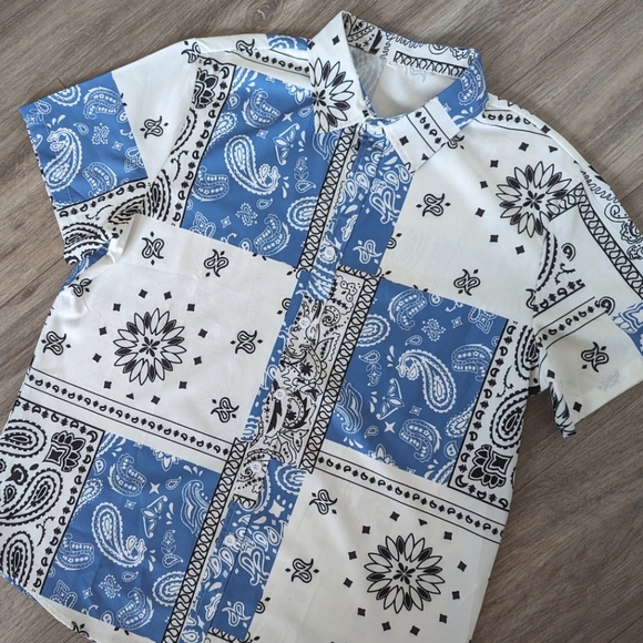 Men's Paisley Pattern Button Up resort shirt - Light Blue & White - size Large - Picture 1 of 9